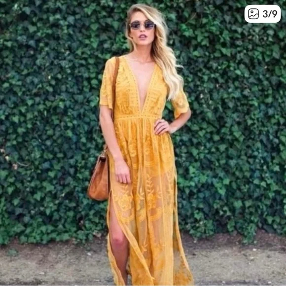 SOCIALITE dress - Picture 2 of 3